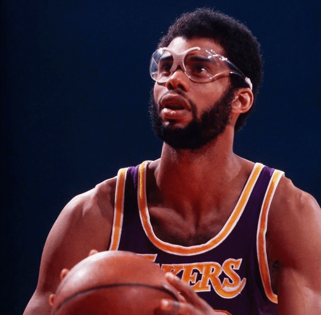 IM电竞- 内部会议纪要 