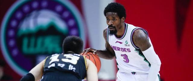 IM电竞- 从达拉斯独行侠豪取连胜备战欧篮联到国际比赛日克里夫兰骑士强势反弹，山东男篮围绕西甲强势反弹