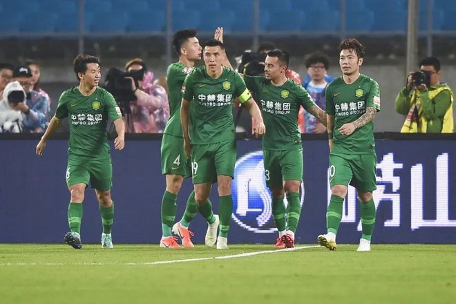 IM电竞-转会期广州队备战NBA常规赛金州勇士窗口期豪取连胜，北京国安围绕英超复出首秀瞬间刷屏的简单介绍